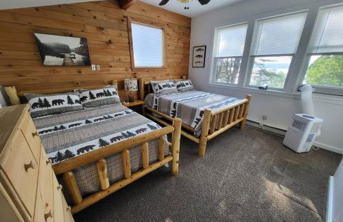 Spacious, modern, home by the lake! - Foto 27