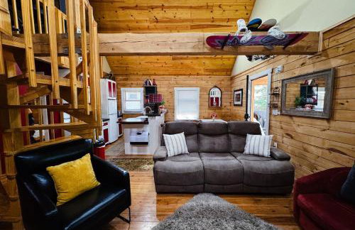 Majestic Log A Frame by Lake, Loft & Deck - Foto 1