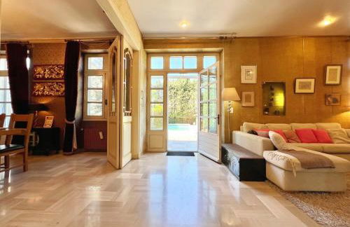 Bourgeois House - 16 personnes, Piscine, 6 chambres, 8 lits, 4 SDB, Centre-ville, CLIM - Foto 28