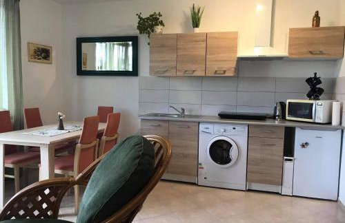 Charming Countryside Apartments - Photo 7