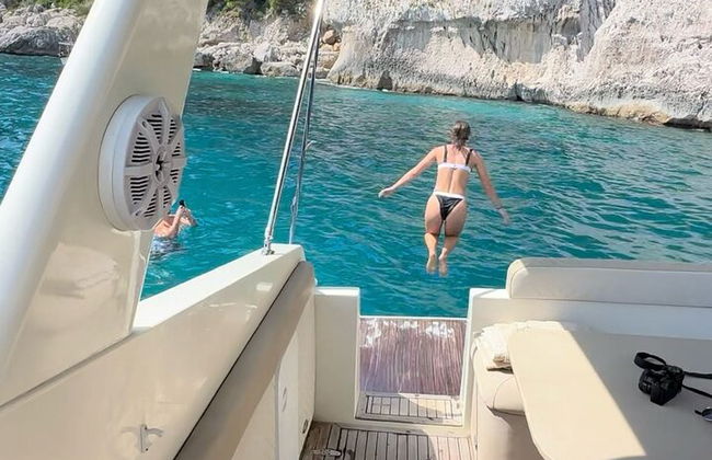 Crucero al atardecer por la costa de Capri y Sorrento en barco Todo incluido - Foto 8