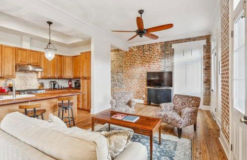 The Burgundy House #2 steps to the French Quarter - Foto 5