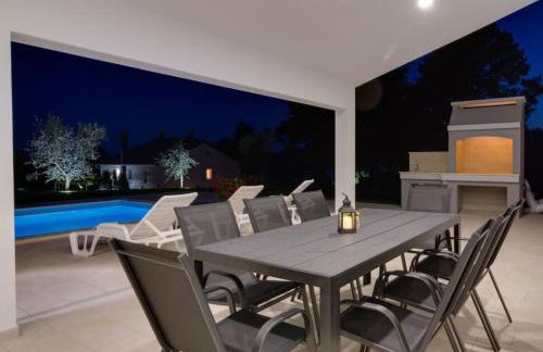 Lovely house Piljan - Foto 9