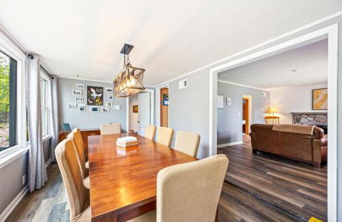 Yorita Manor - Lake Front Getaway! Dogs, Fire Pit & Deck - Photo 22