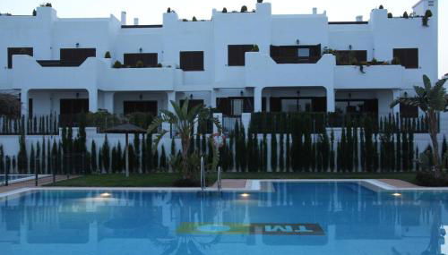 2 Room, Sleeps 4, Parking, 4 Pools, Sea 1st Line - Foto 1