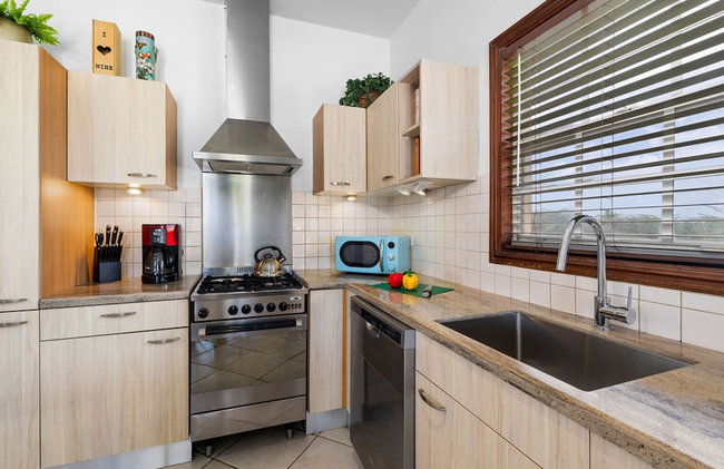 Island Escape Lrg Private Backyard Pool Patio - Photo 5