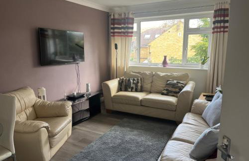 A Home from Home -2 Bed Flat & Free Driveway Parking - Foto 14