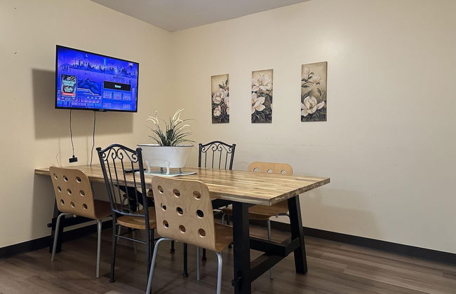 2 Bedroom Downtown Apt Walkable Safe Clean - Foto 1