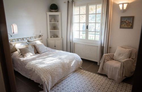 Slpendid villa with heated pool and Jacuzzi for 12 people in Saint-chamas - Foto 19