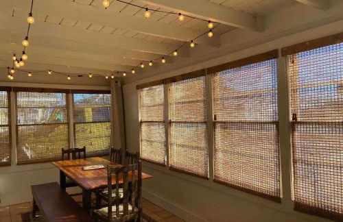 Surf Shack - Steps to the beach, lush fenced backyard by Beach Haven Vacation Rentals - Foto 29