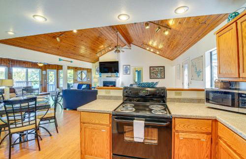 Lake Hamilton Escape with Boardwalk and Boat Dock! - Foto 8