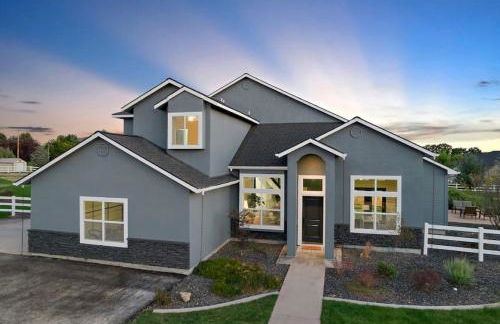 Private Oasis On 2 Acres with Indoor Pool and Theater - Foto 47