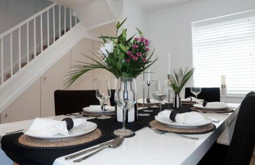 Modern 3 Bed House nr Southampton Town-Parking Contractors Welcome - Foto 2