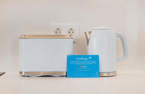 Studio Central 111 Collection - Photo 16