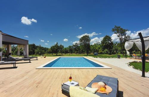 Radola residence by Radola family - Photo 6