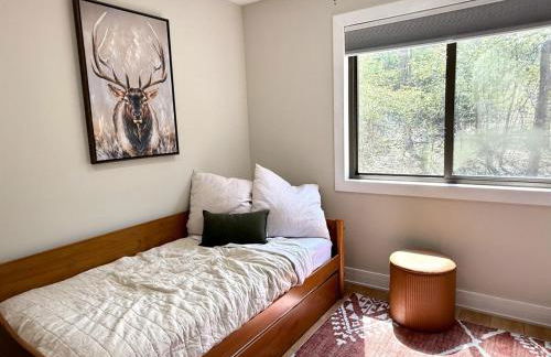 The Canopy 4BR Forest Escape Spa, Sip, and Unwind - Foto 41