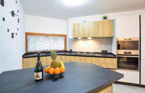 2 Bedroom Cozy Apartment In Lamon - Foto 14