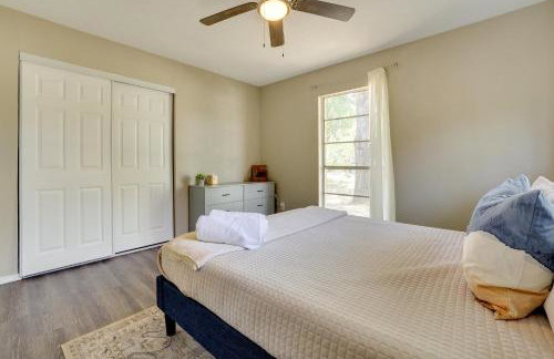 9 Mi to Downtown Home with Deck in San Antonio - Foto 19