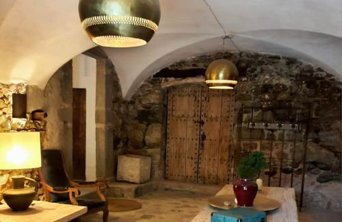 CASA RURAL DE ENSUEÑO EN CANTALLOPS CON 9 HABITACIONES DOBLES CON BAÑOS PRIVADOS Y PISCINA DE 20M x 2,70M - Foto 1