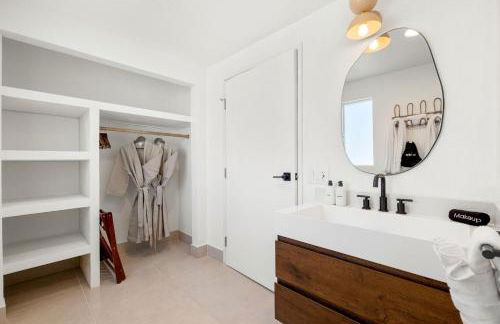 The Maya - Entire Hotel Buyout - Private Gym - Private Game Room - Private Living Area - Foto 146