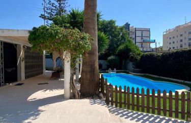 Mediterranean Villa - Private Pool , Garden & BBQ - Photo 10