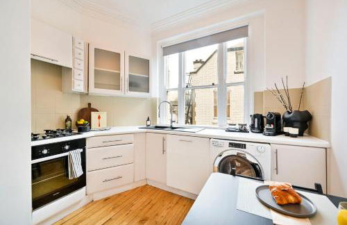 Huge 2 Bedrooms 3 Beds! Covent GDN 3 min to subway - Foto 9