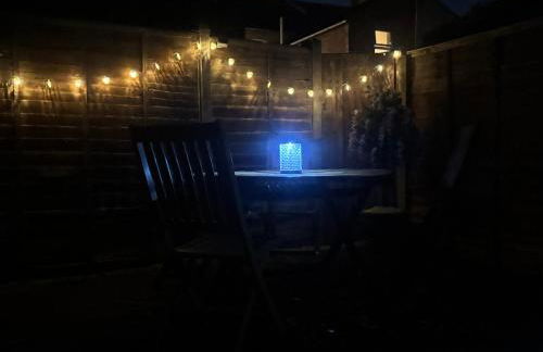 Stylish 3-Bedroom Home, Patio & High-Speed Wi-Fi - Foto 38