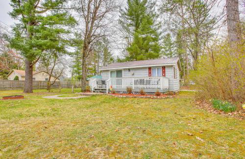 Cozy Wellston Cabin - Walk to Crystal Lake! - Foto 20