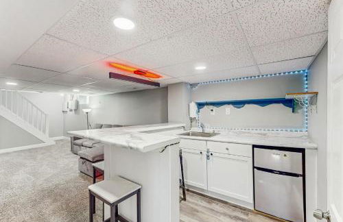 Near Beach! Group-Friendly Michigan City Retreat - Photo 18