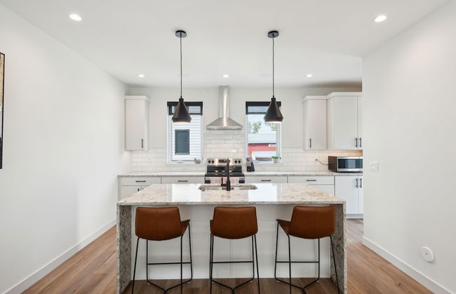 New Modern Townhome With Rooftop Patio 2 Bedroom Townhouse by RedAwning - Foto 9