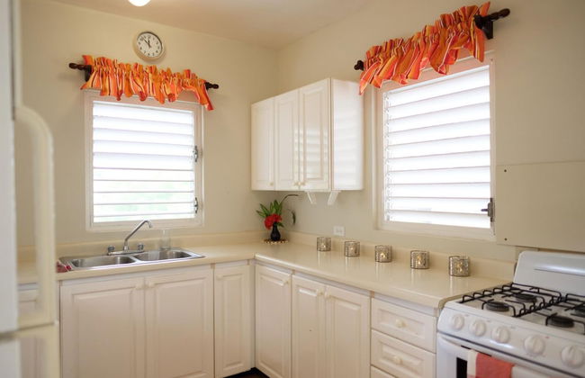 Dreamin Villa - 3 B R Beachfront w Staff - Photo 11