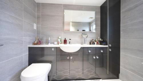 Spacious 4-Bed Family House - Foto 2, Shower