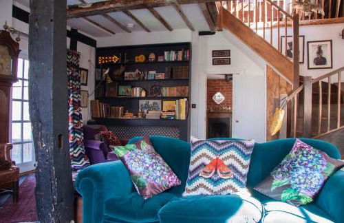 Charming Tudor riverside house - Foto 38