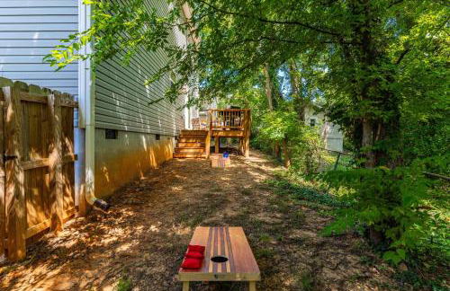 Charming 5bd - BBQ - Deck- 4mins Duke University - Photo 27