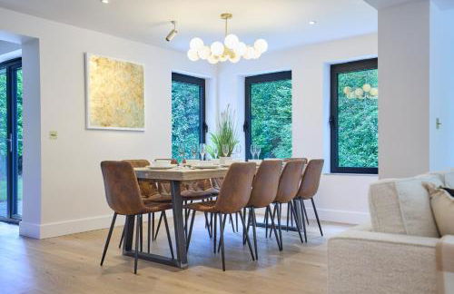 Arden House - Luxury Home with Hot Tub - Games Room - Fire Pit - Photo 18