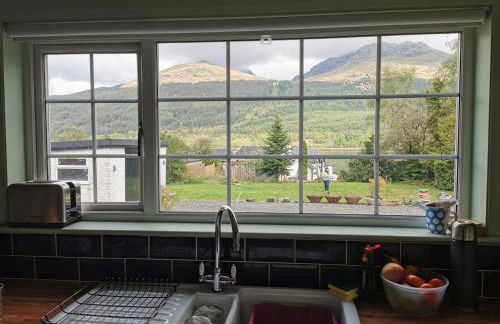 Arrochar Fern Cottage with Wood Burner & Loch View - Foto 2