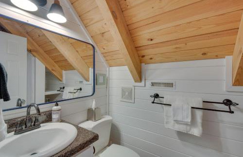 Beautiful Lake Keowee Home with Boat Dock and Fire Pit - Foto 20