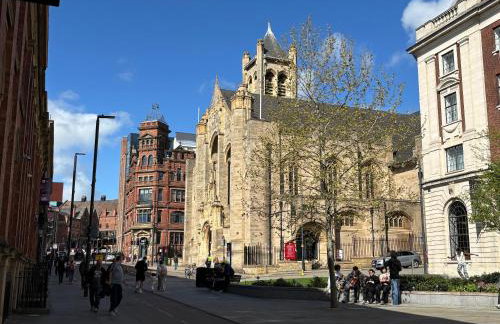 Stylish 2-Bed Apartment – Prime Leeds City Centre - Foto 50