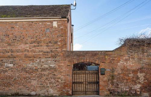 Grade II Listed Cottage in Central Taunton - Photo 19