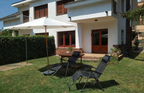 Casa amb jardí i llar de foc - Foto 1