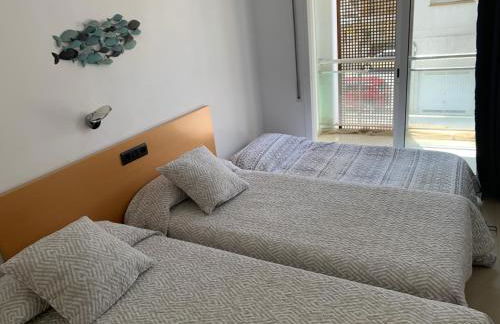 SOLIMAR 10 SALOU Solo FAMILIAS con Parking y piscina - Foto 35