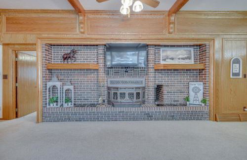 Stunning Calhan Home with Indoor Pool! - Foto 6