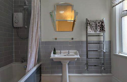 Charming 3-Bedroom House in Bristol with Garden - Perfect for Families - Foto 22