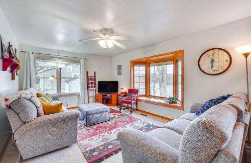 Birchwood Cottage with Red Cedar Lake Access! - Foto 3