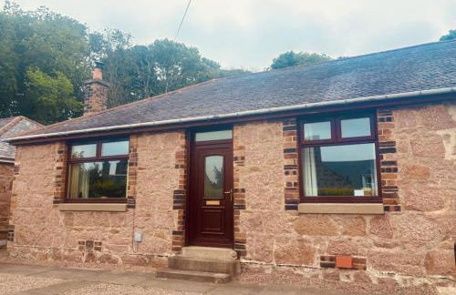 Roos Cottage - Photo 1