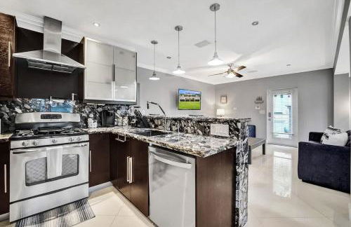 Beach Isles Modern 1BR Waterfront Apartment with Patio - Foto 26