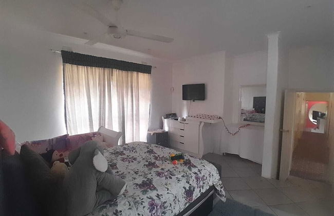 Fully Furnished Self Catering Home Away From Home - Foto 2