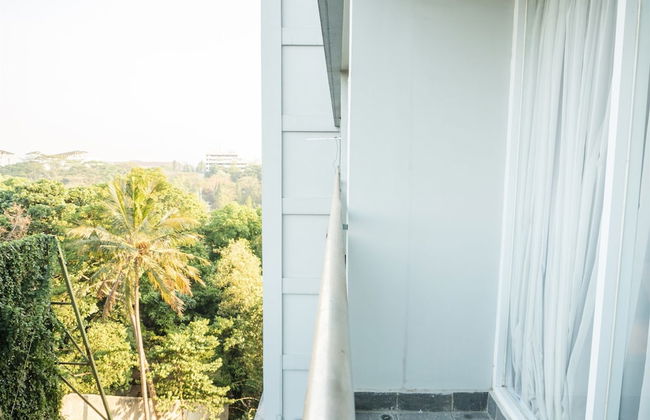 Luxurious 1BR At Dago Suites Apartment - Foto 46