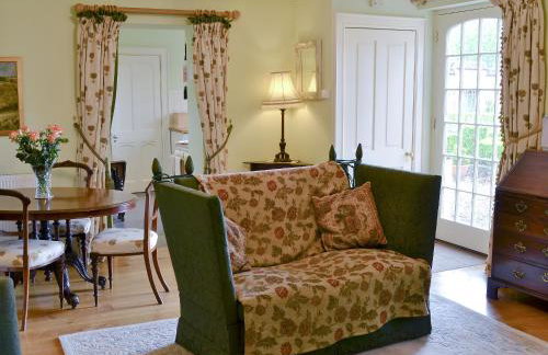 Garden Cottage - Photo 3