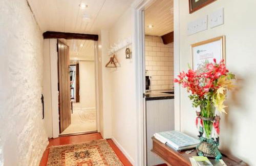 The Byre (Unusual and Different). - Foto 15